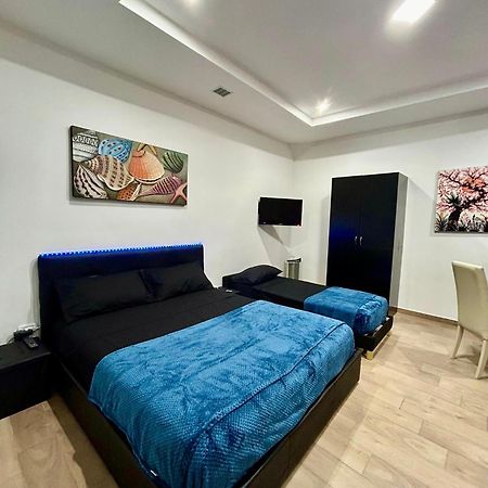 Golden House Apartment Наполи Екстериор снимка