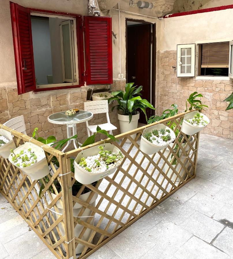 Golden House Apartment Наполи Екстериор снимка