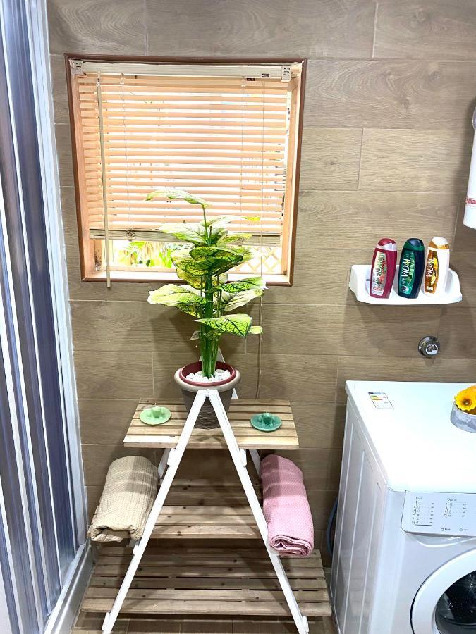 Golden House Apartment Наполи Екстериор снимка